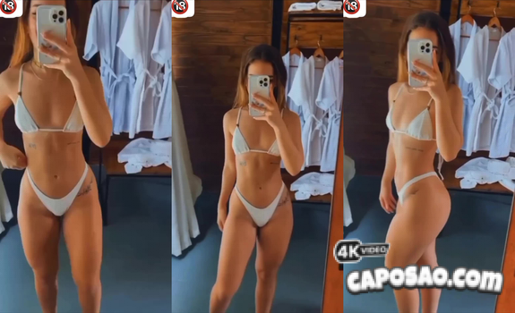 Mel Maia exibindo a bunda grande com biquíni socado no rabo – Vídeos pornôs com Mel Maia